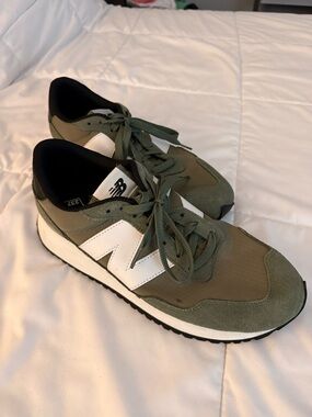 New Balance 237 Men’s Olive Green Retro Runner Sneakers
